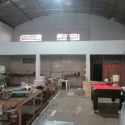 Imóvel comercial com A.T 253,00m²