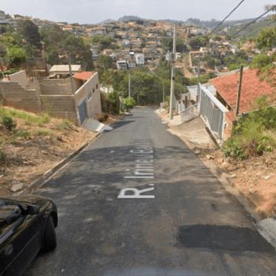 Terreno urbano com A.T 303,00m²