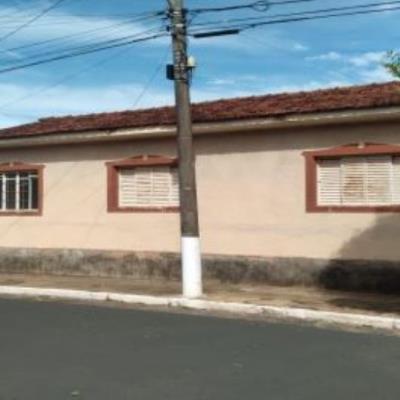 Imóvel residencial com A.T 249,70m²