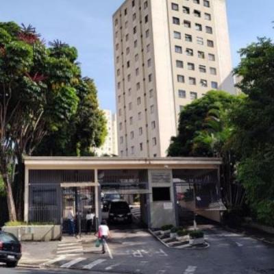 Apartamento com vaga de garagem