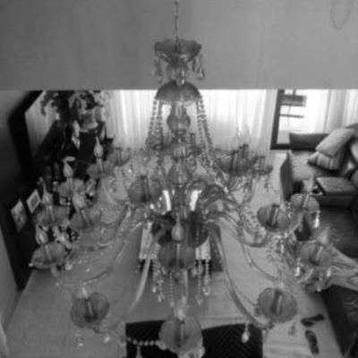 01 Lustre de sala, estilo Clássico.