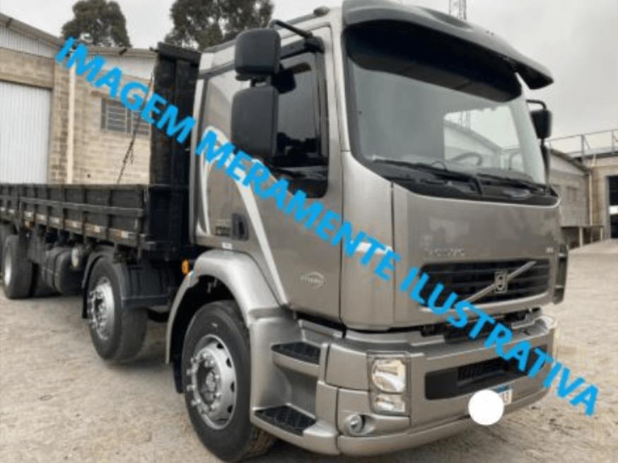 Foto ilustrativa 1 - Direitos s/ caminhão trator Volvo/VM 130 4X2T