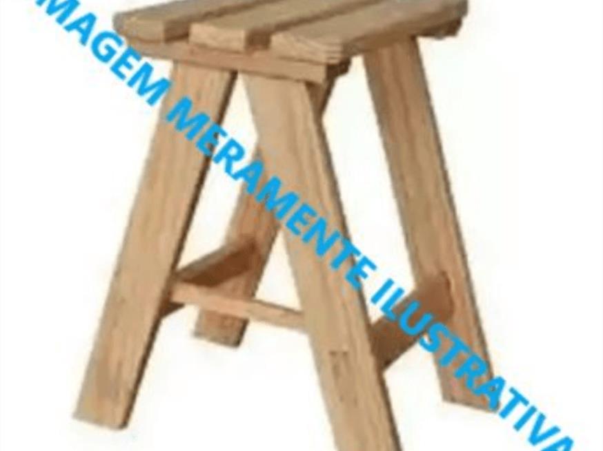 Foto ilustrativa 1 - 18 Bancos de madeira de pinus