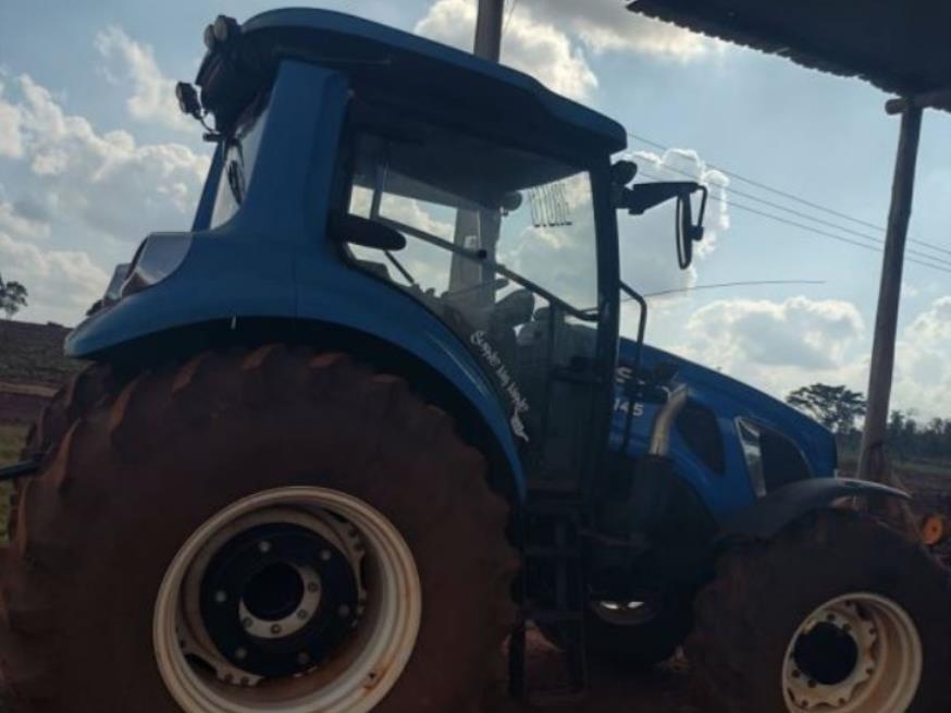 Foto ilustrativa 1 - Trator agrícola LS Mtron Indústria de Máquinas