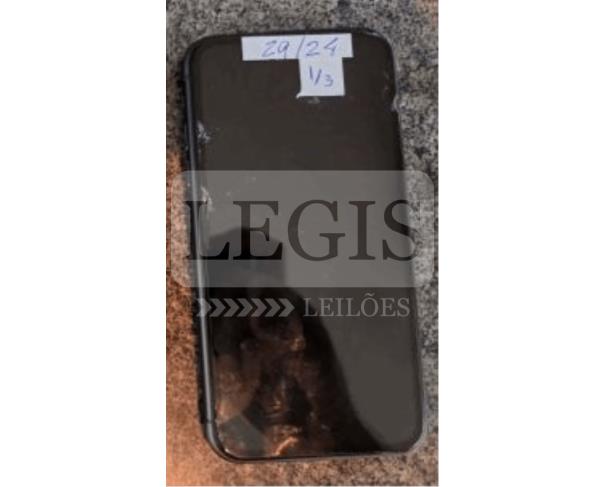 Foto de Celular Apple/iPhone 11, cor preto.