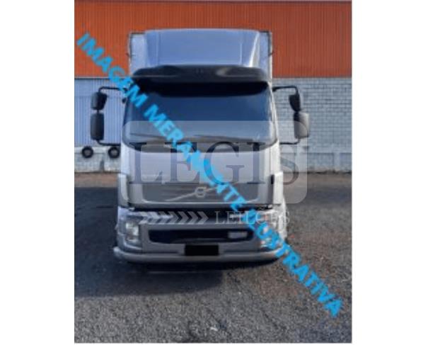 Foto de Direitos s/ caminhão Volvo/VM 220 6X2R
