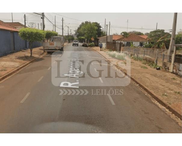 Foto de Imóvel residencial com A.T 242,00m² 
