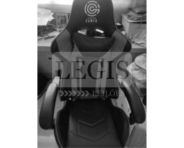 Foto de 01 Cadeira gamer, cor vermelha e preta, Greatek.