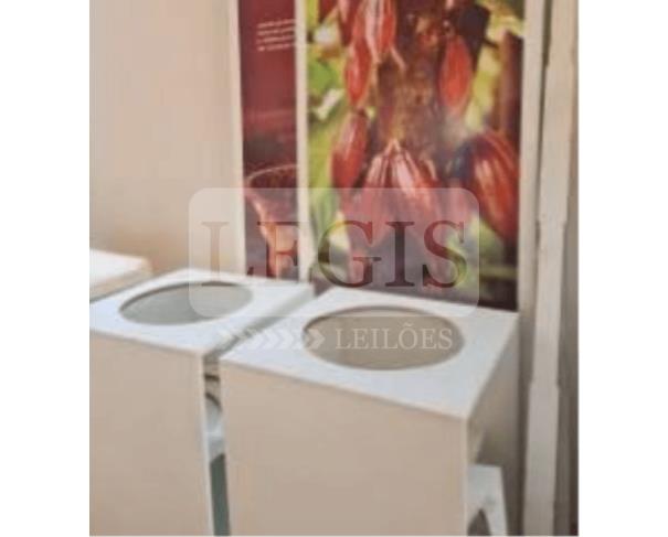 Foto de Portas cascata de Chocolate, MDF, cor branco.