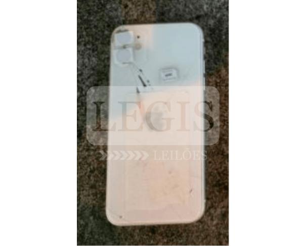 Foto de Celular Apple/iPhone 11, cor branco.