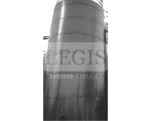 Foto de Tanque de 30.000 litros, revestido c/ epóxi internamente e isolamento térmico externo. 