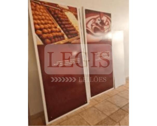 Foto de 04 (quatro) Painéis de 2m x 1,5m