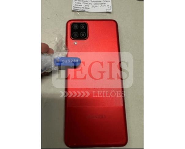 Foto de  Celular Samsung/A12, cor vermelho.