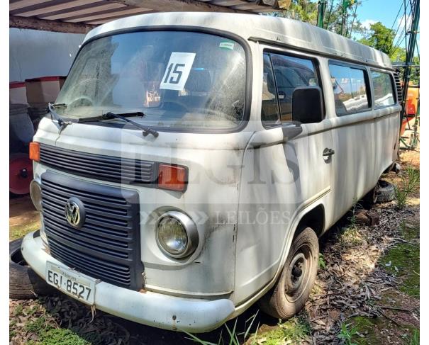 Foto de Um veículo marca PERUA KOMBI, ano de fabricação 2012