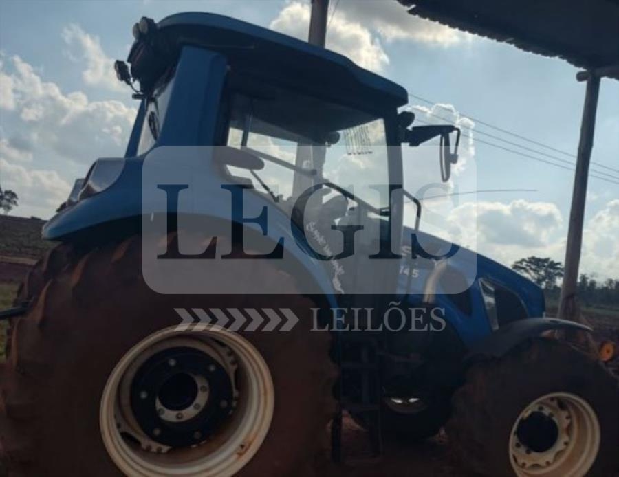 Trator agrícola LS Mtron Indústria de Máquinas